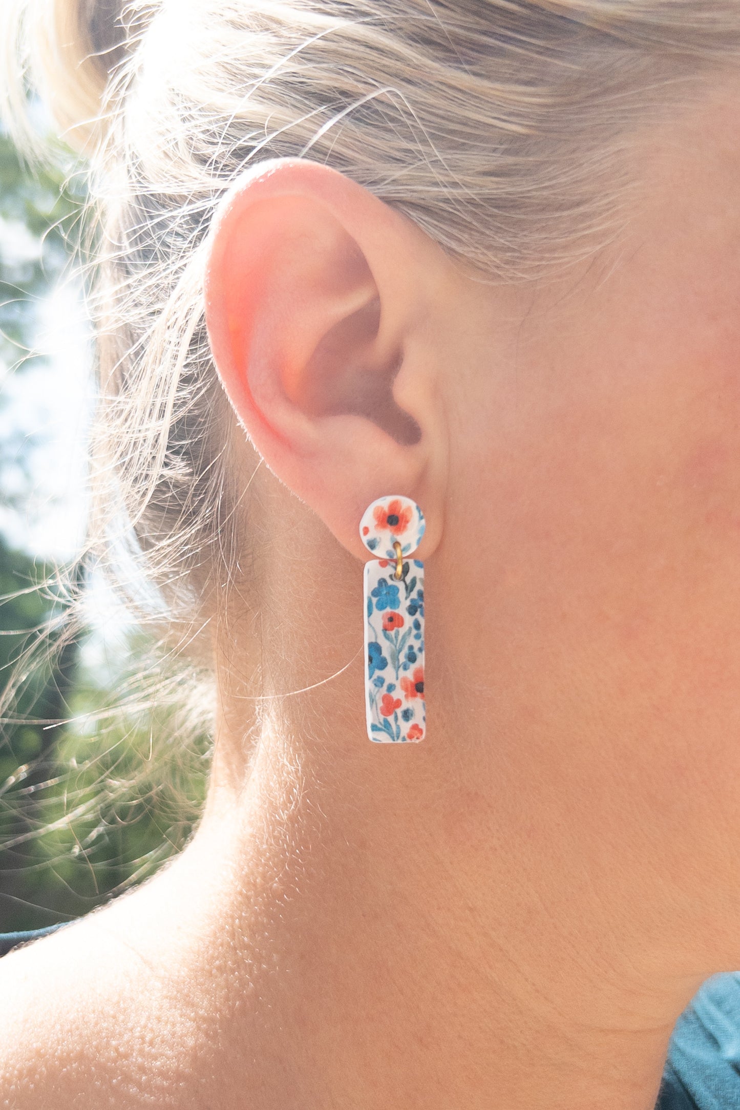 Red, White and Bloom, Laura Dangle