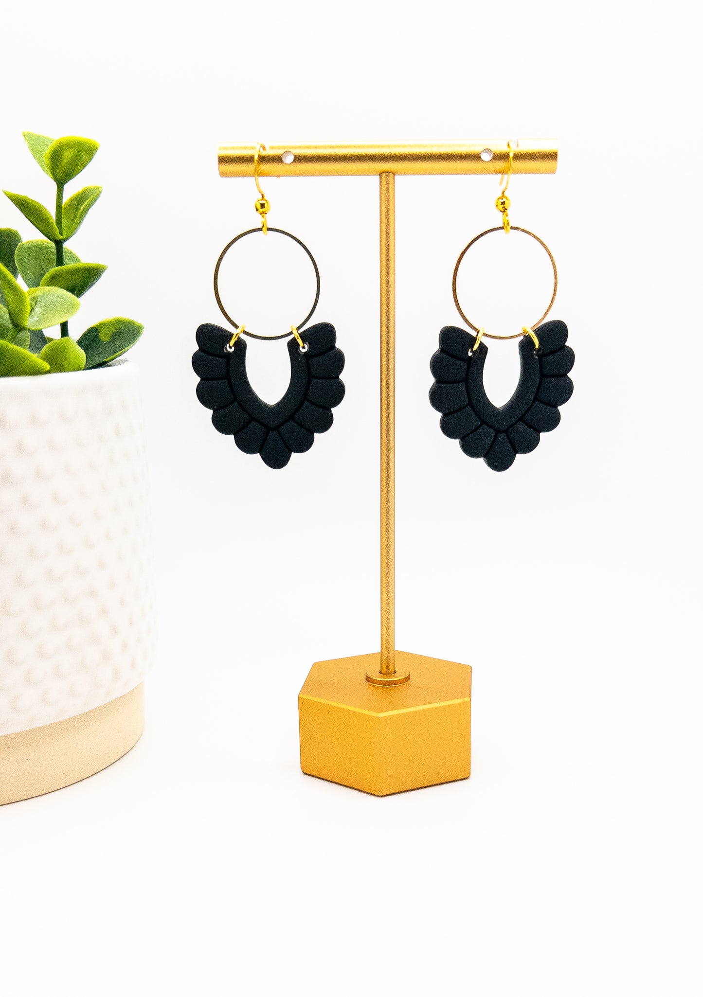 Black Bubbly V Dangle