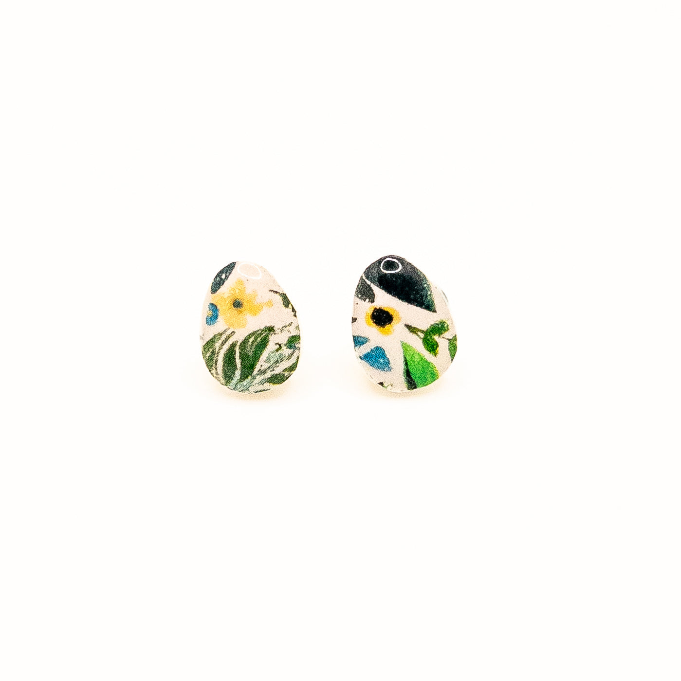 Golden Wild Bloom Mini Teardrop Stud