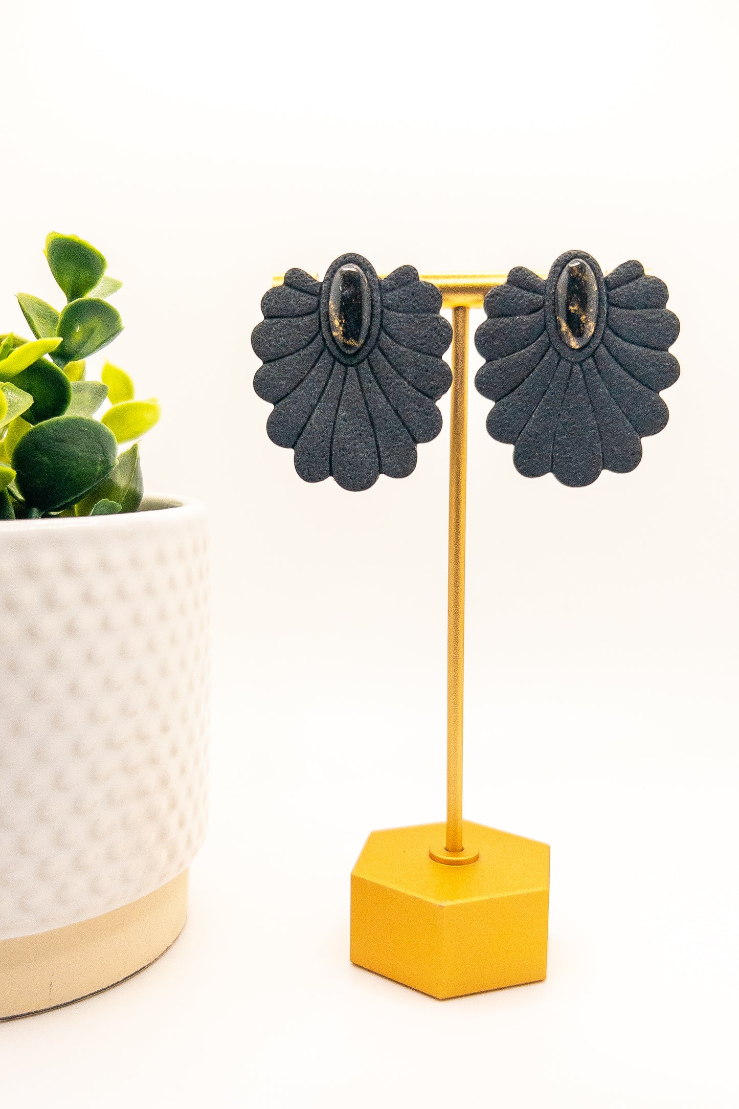 Black and Gold Marble, Fluted Inlay