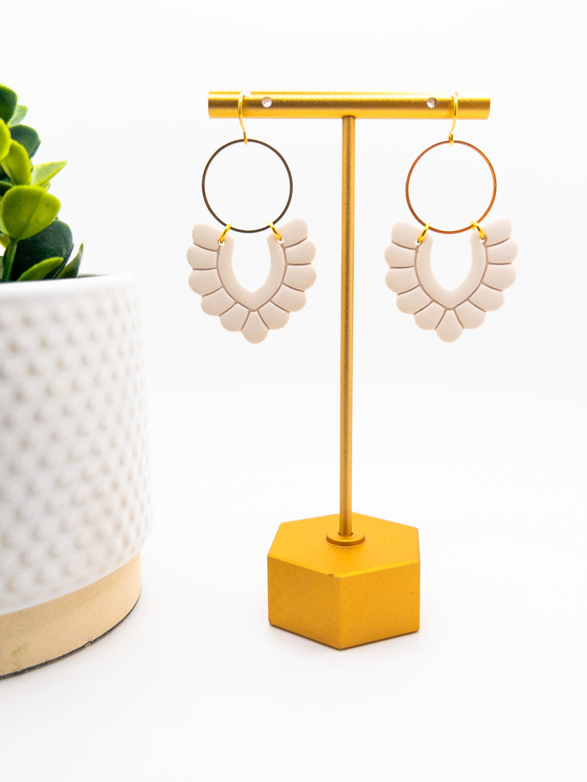 Bubbly V Dangle - multiple colors available