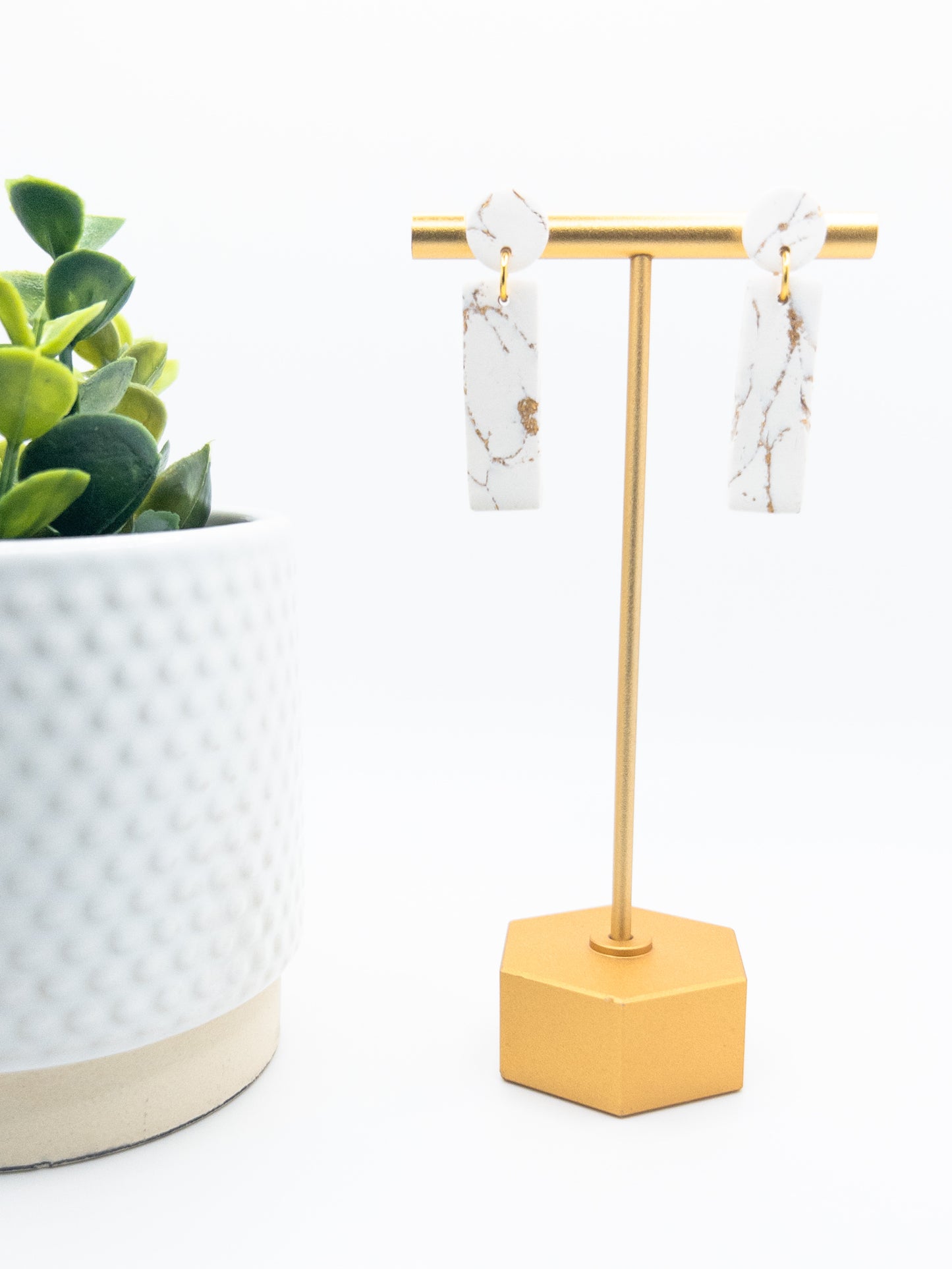 Gold-flecked Cream, Laura Dangle