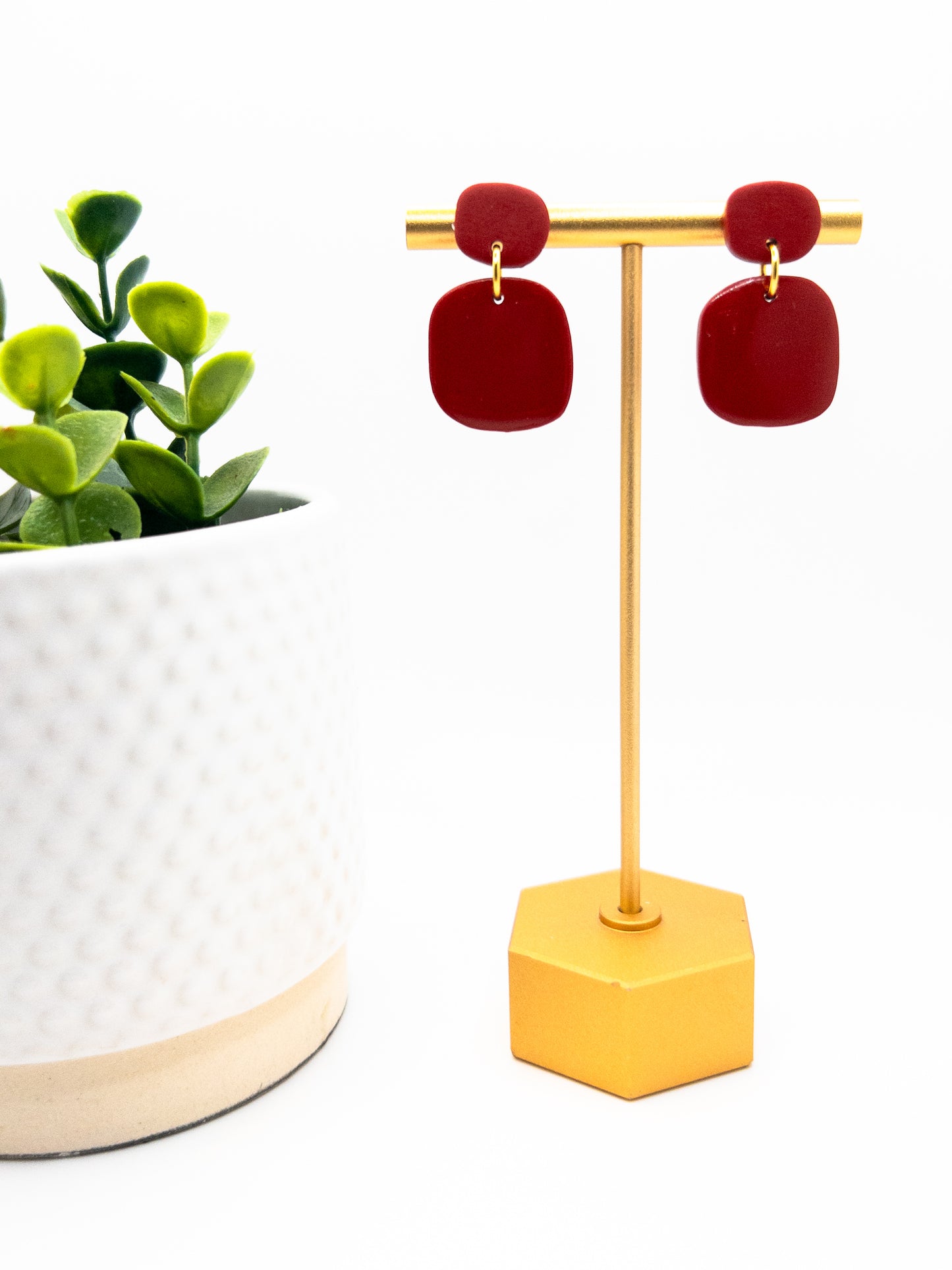 Katie Dangle, Cranberry Red