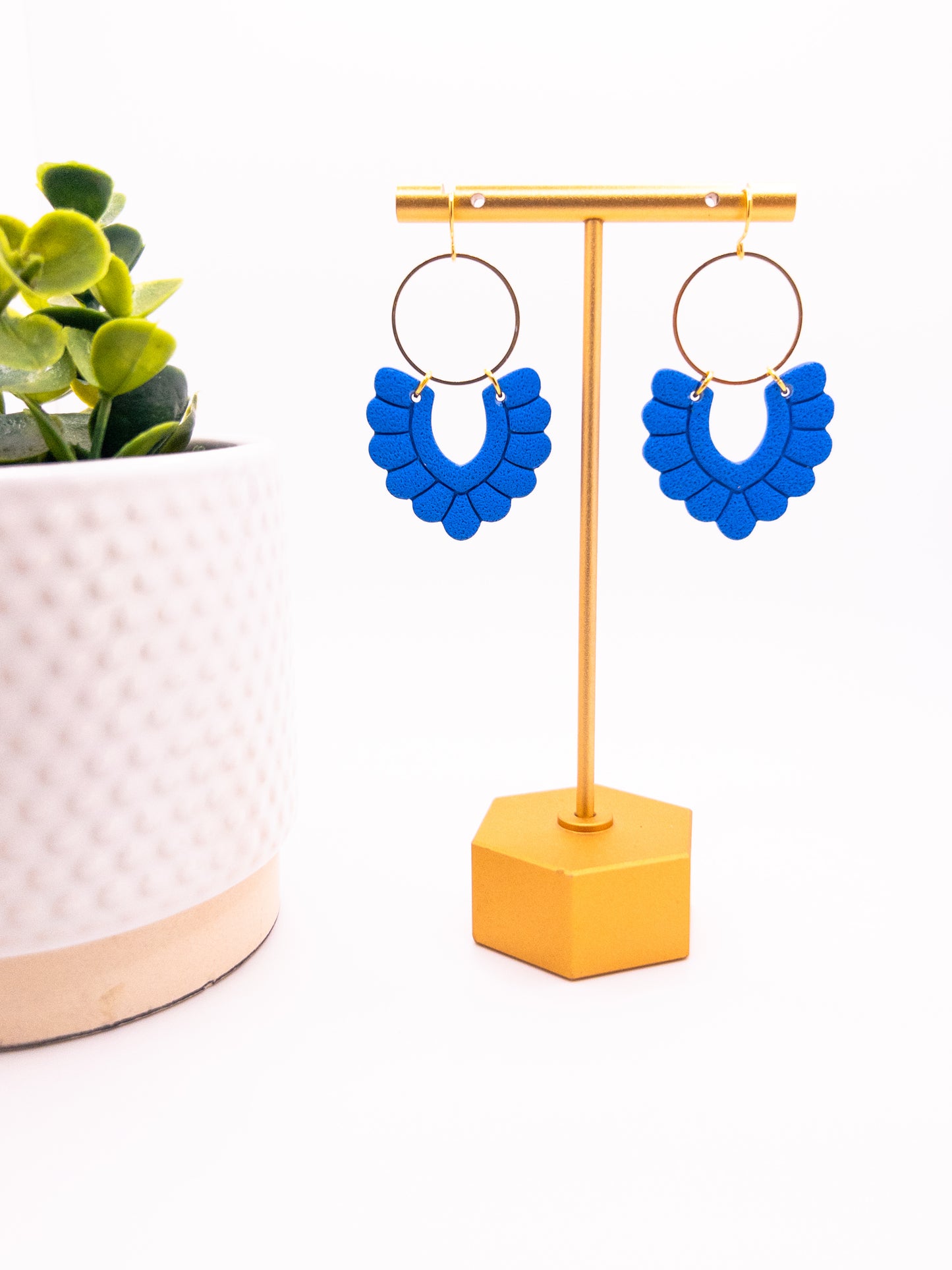 Bubbly V Dangle, French Blue